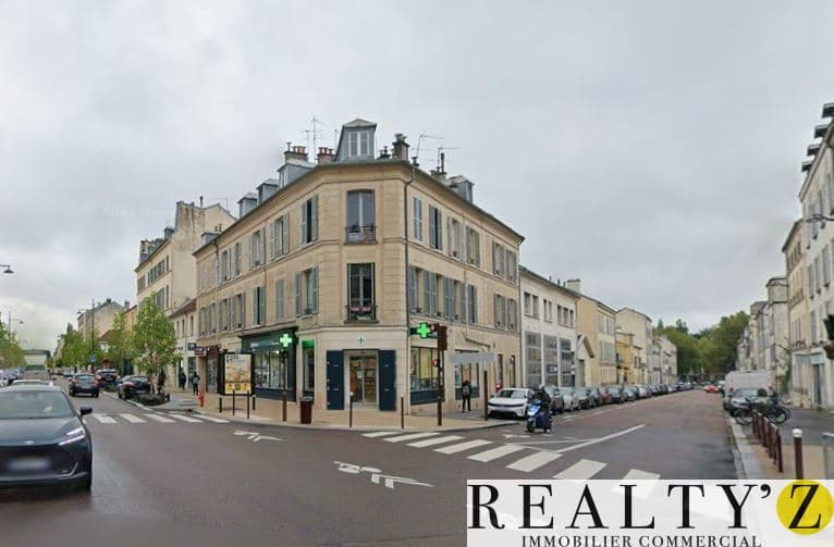 Local commercial · 118 m² · Location — photo 1