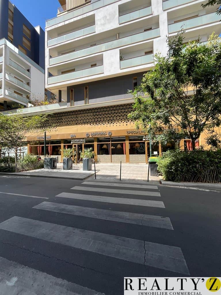 Local commercial · 180 m² · Cession de bail — photo 1