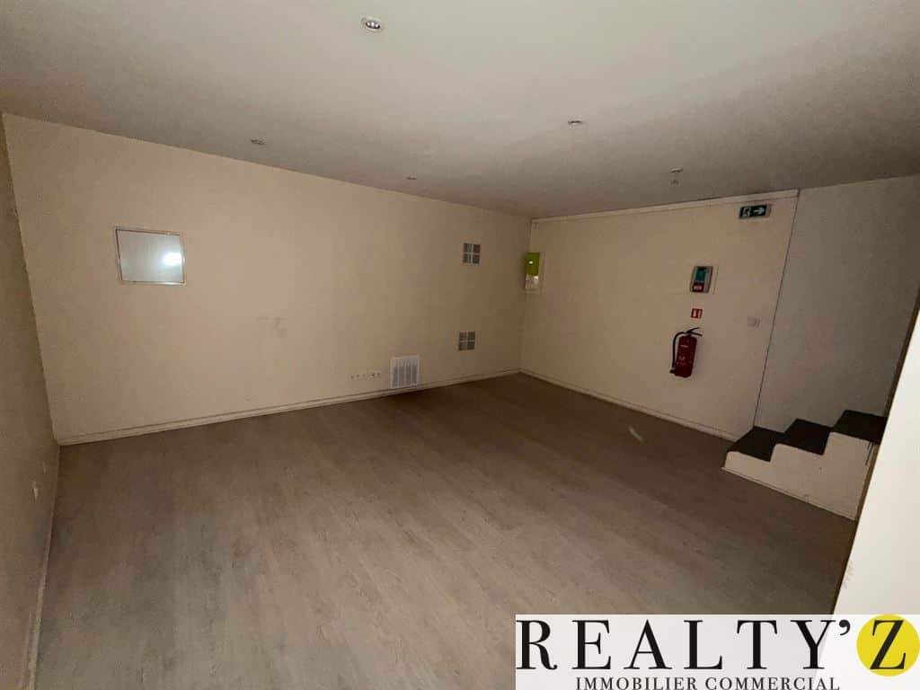 Local commercial · 95 m² · Location — photo 1