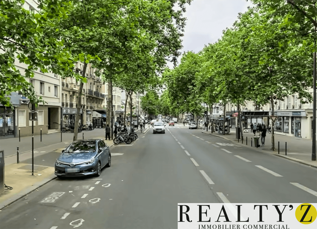 Local commercial · 595 m² · Location — photo 1