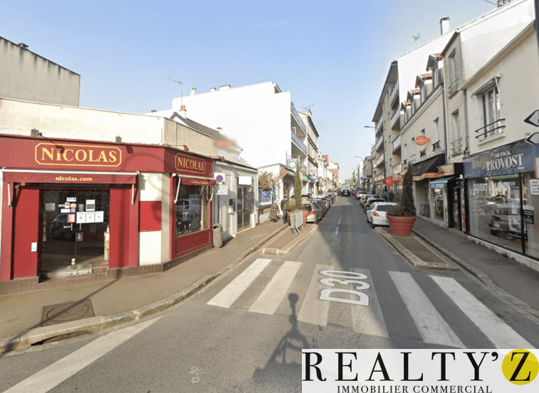 Local commercial · 77 m² · Location — photo 1