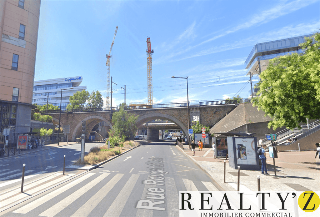 Local commercial · 156 m² · Location — photo 1