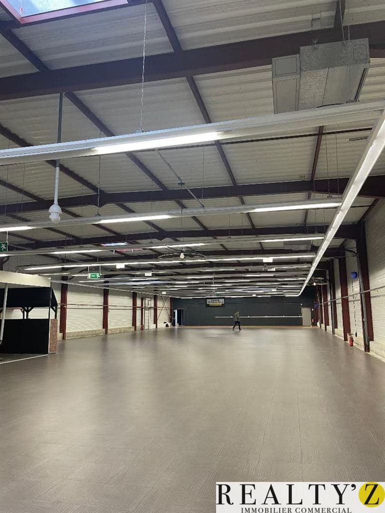 Local commercial · 1110 m² · Location — photo 1