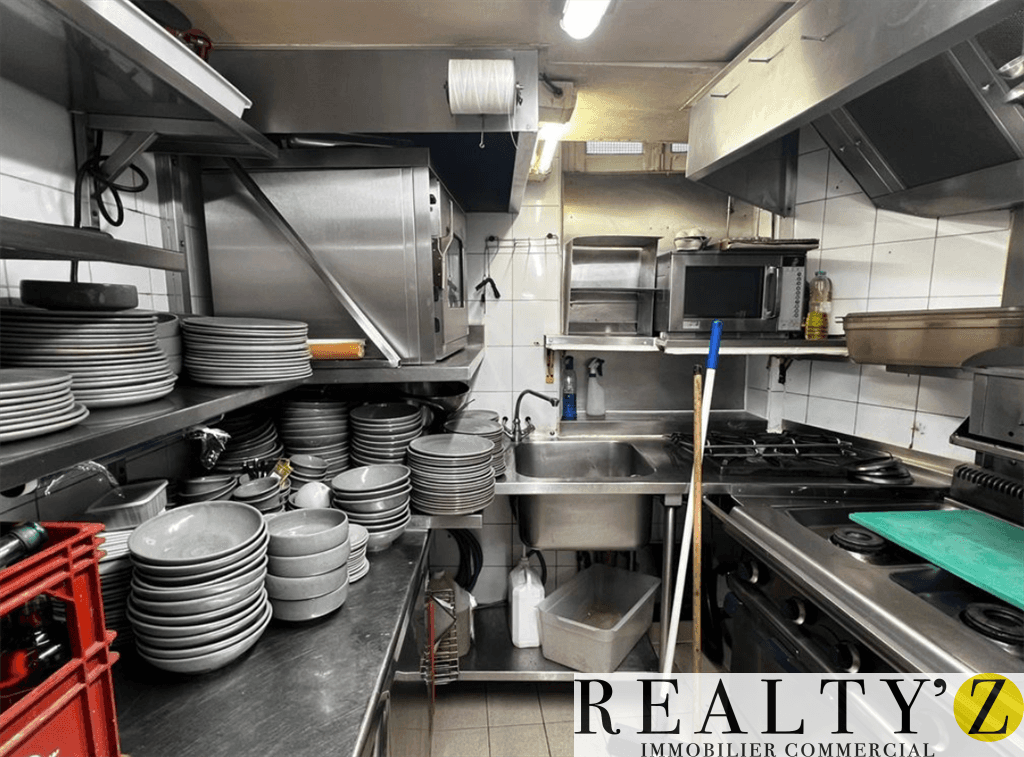 Local commercial · 118 m² · Location — photo 1