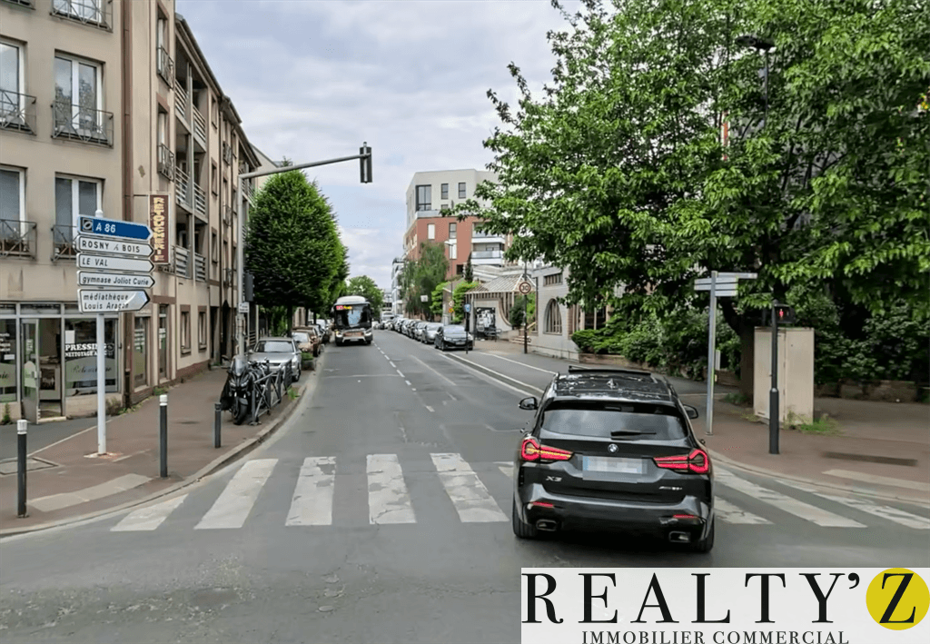 Local commercial · 42 m² · Location — photo 1