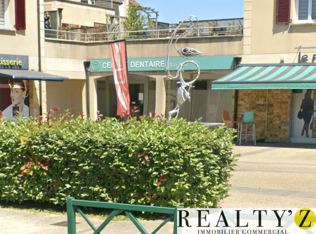 Local commercial · 141 m² · Location — photo 1