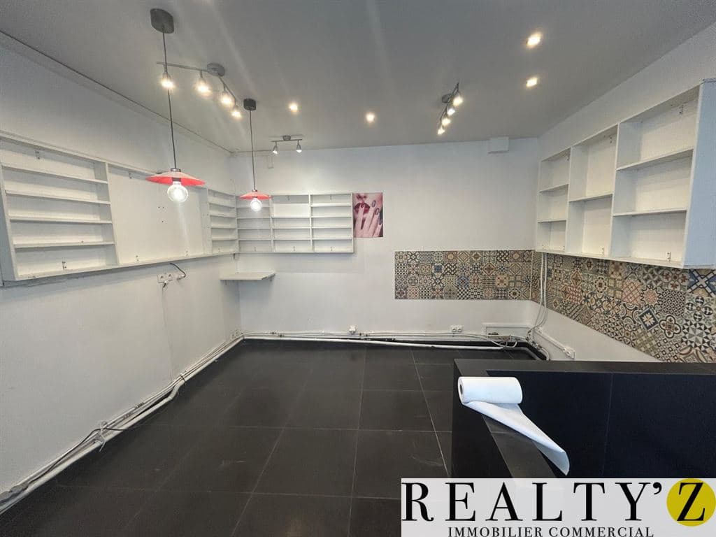 Local commercial · 30 m² · Location — photo 1