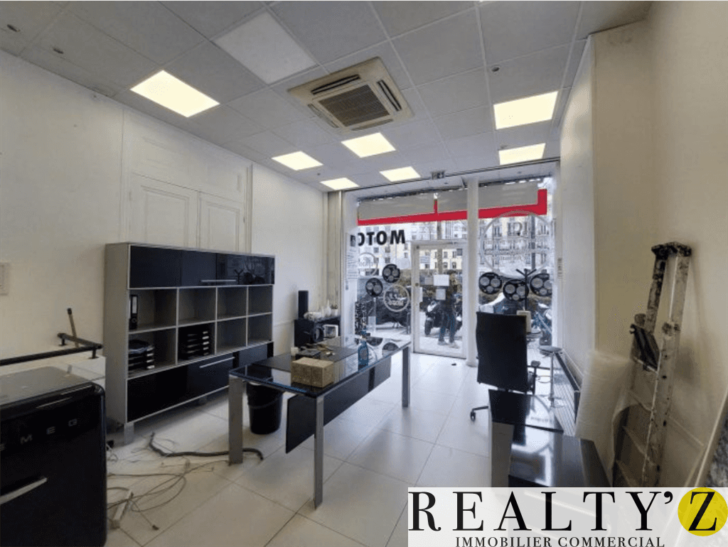 Local commercial · 48 m² · Location — photo 1