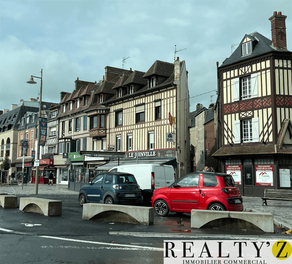 Local commercial · 243 m² · Location — photo 1