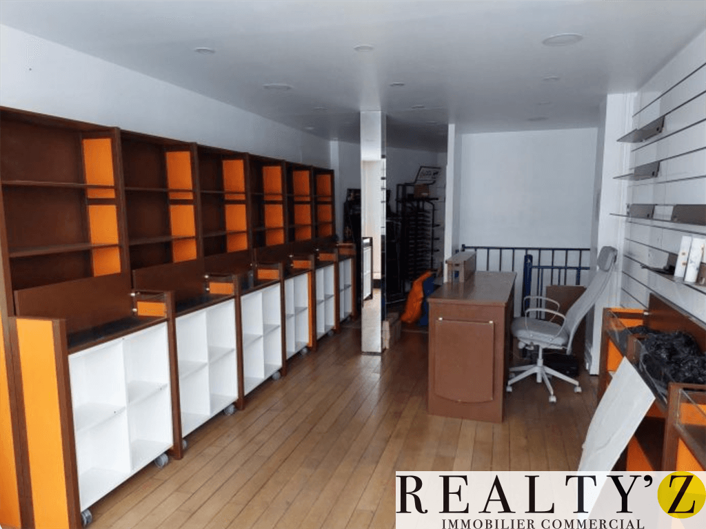 Local commercial · 63 m² · Location — photo 1