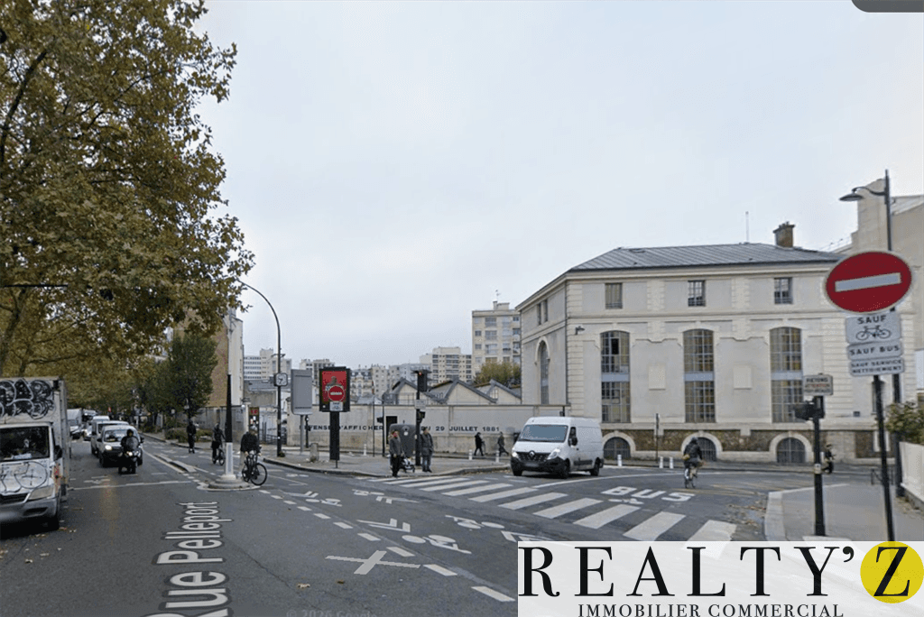 Local commercial · 42 m² · Location — photo 1