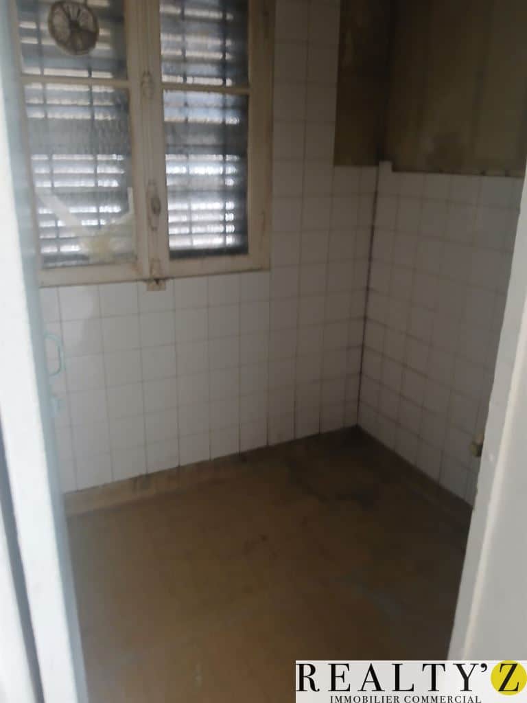 Local commercial · 100 m² · Location — photo 1