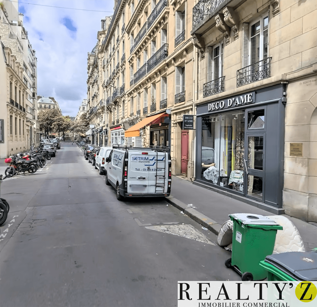 Local commercial · 58 m² · Location — photo 1