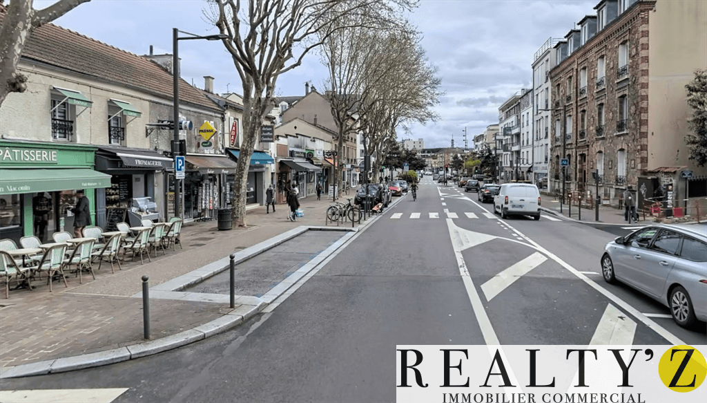 Local commercial · 69 m² · Location — photo 1