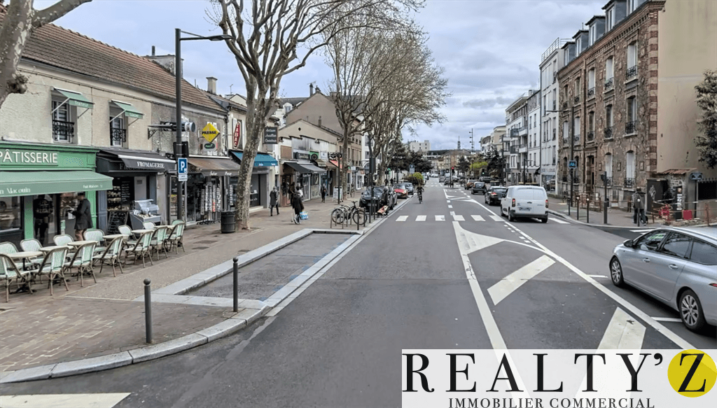 Local commercial · 69 m² · Location — photo 1