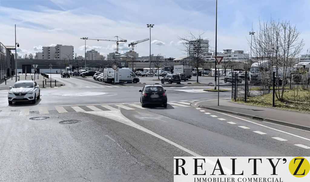 Local commercial · 2000 m² · Location — photo 1
