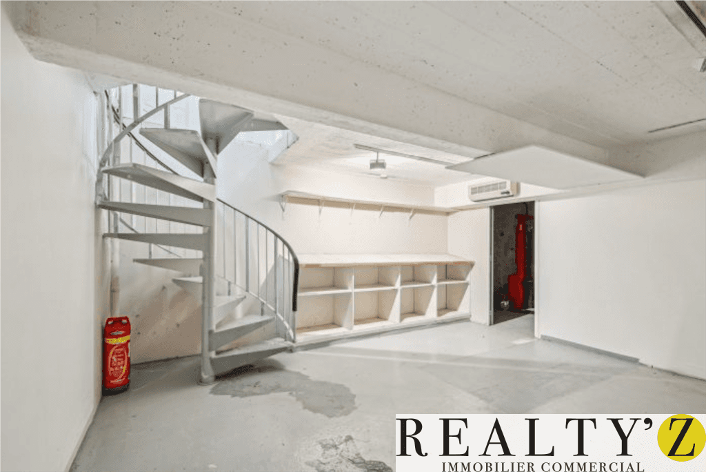 Local commercial · 81 m² · Location — photo 1