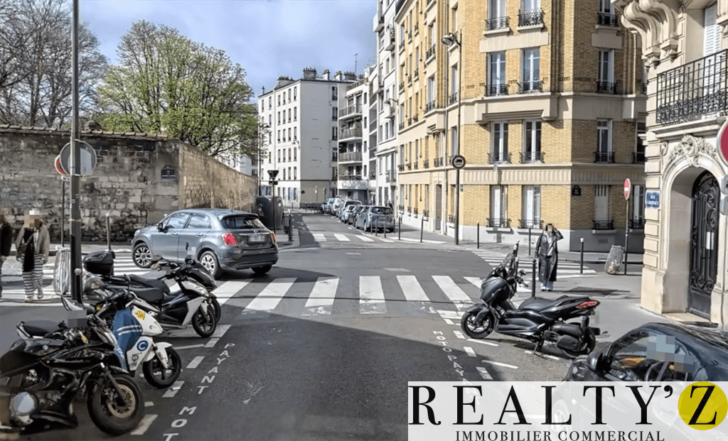 Local commercial · 28 m² · Location — photo 1