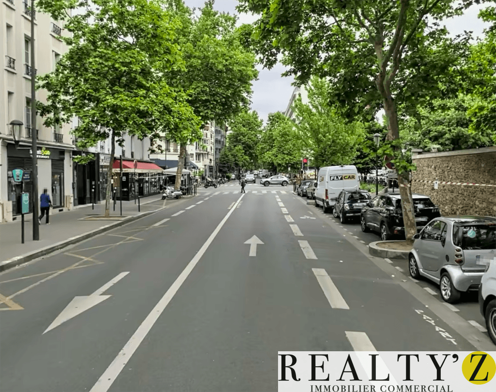 Local commercial · 79 m² · Location — photo 1