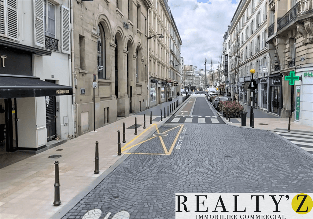 Local commercial · 143 m² · Location — photo 1