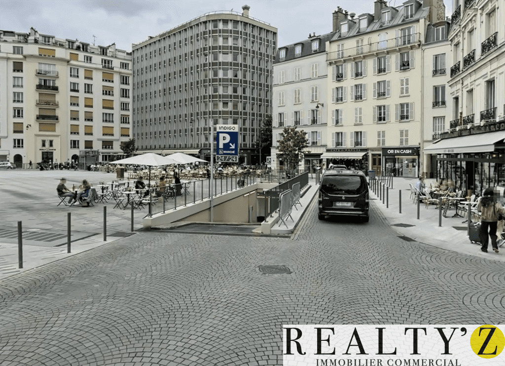 Local commercial · 143 m² · Location — photo 1