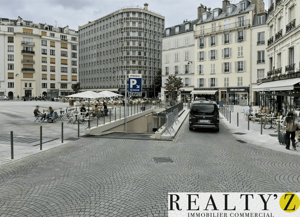 Local commercial · 143 m² · Location — photo 1