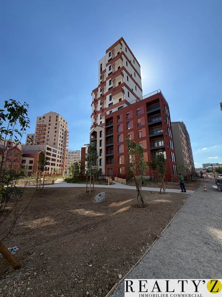 Local commercial · 54 m² · Location — photo 1