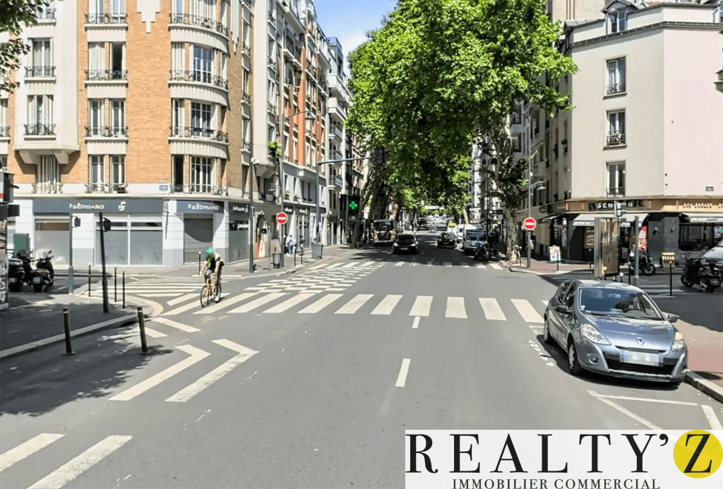 Local commercial · 112 m² · Location — photo 1