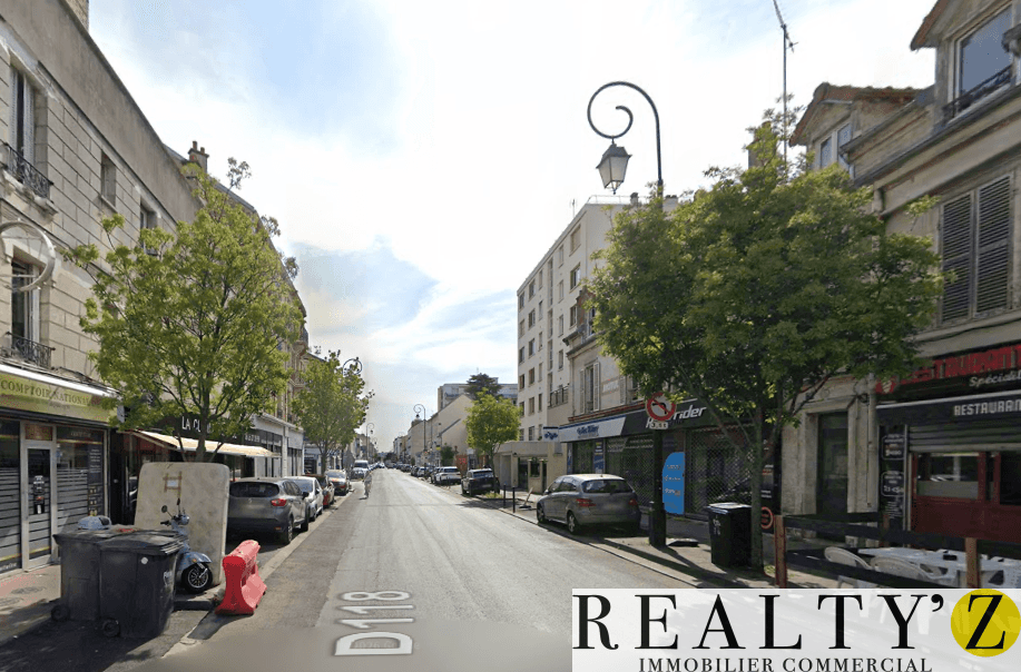 Local commercial · 77 m² · Location — photo 1