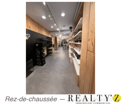 Local commercial · 284 m² · Location — photo 1