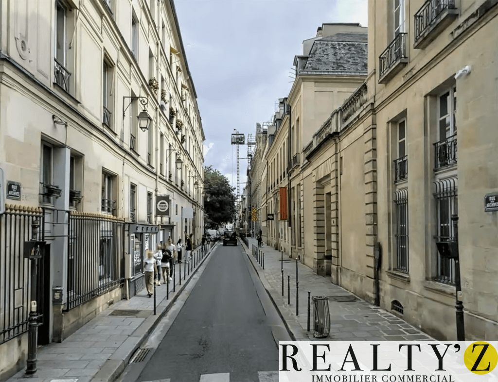 Local commercial · 56 m² · Location — photo 1