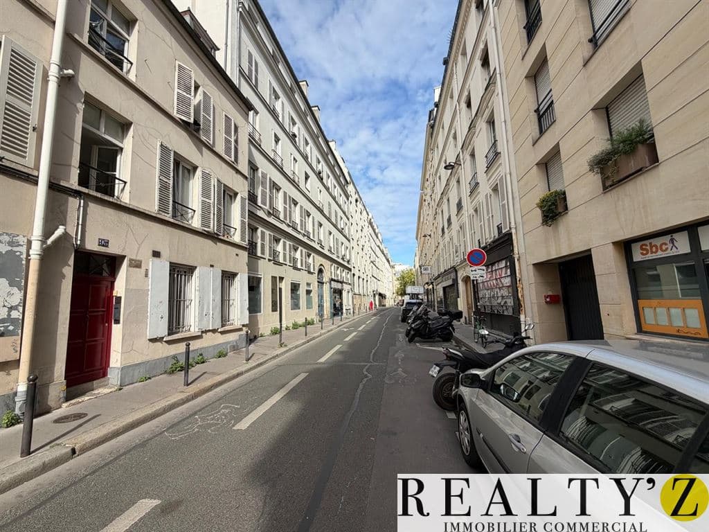 Local commercial · 58 m² · Location — photo 1