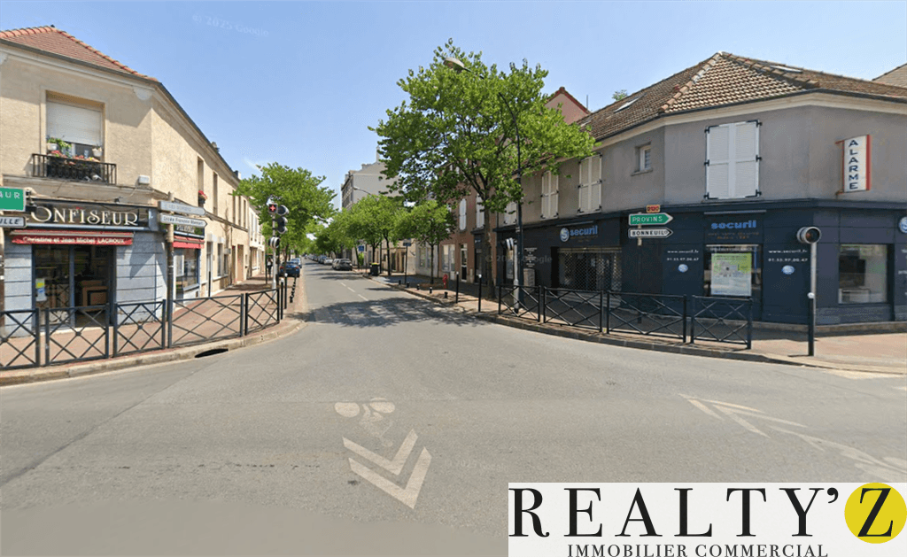 Local commercial · 30 m² · Location — photo 1