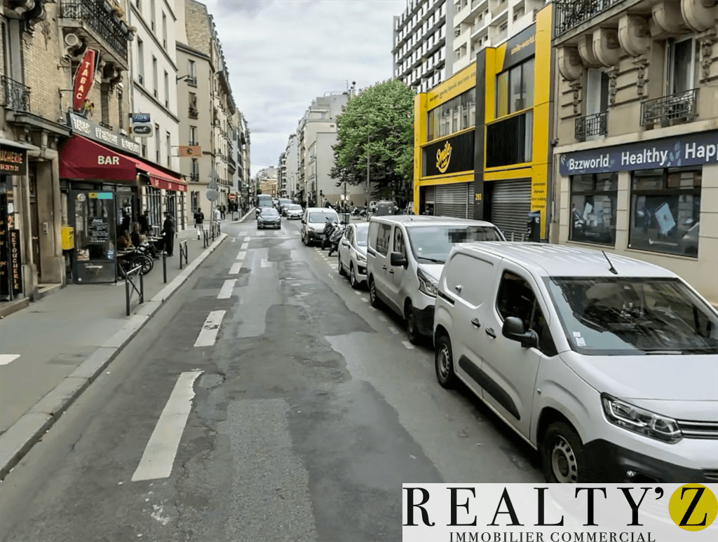 Local commercial · 32 m² · Location — photo 1