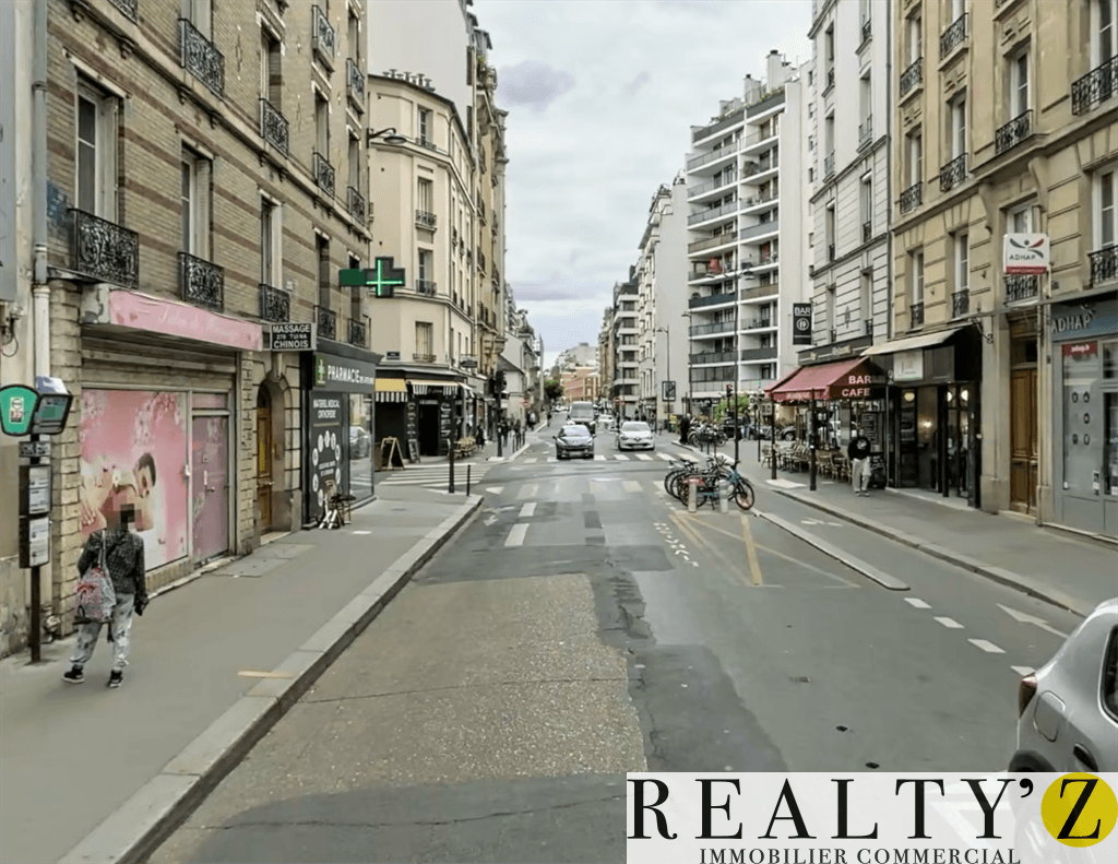 Local commercial · 32 m² · Location — photo 1