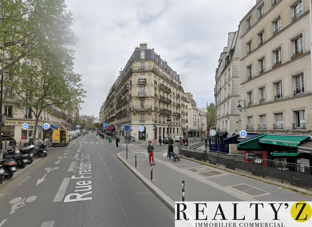 Local commercial · 330 m² · Location — photo 1