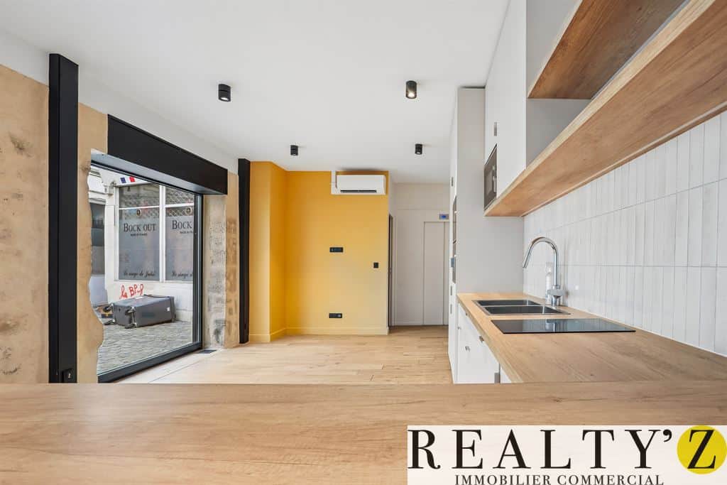 Local commercial · 230 m² · Location — photo 1
