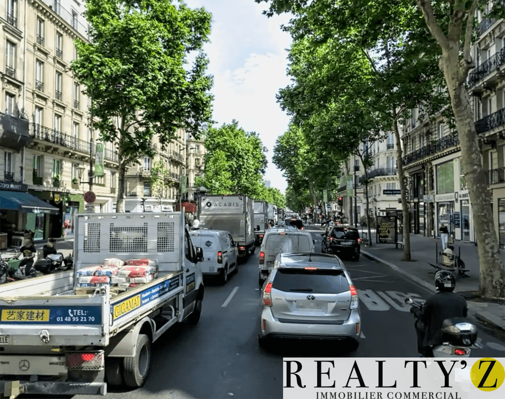 Local commercial · 230 m² · Location — photo 1