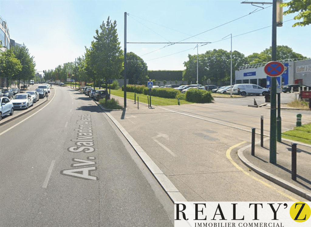 Local commercial · 885 m² · Achat des murs — photo 1