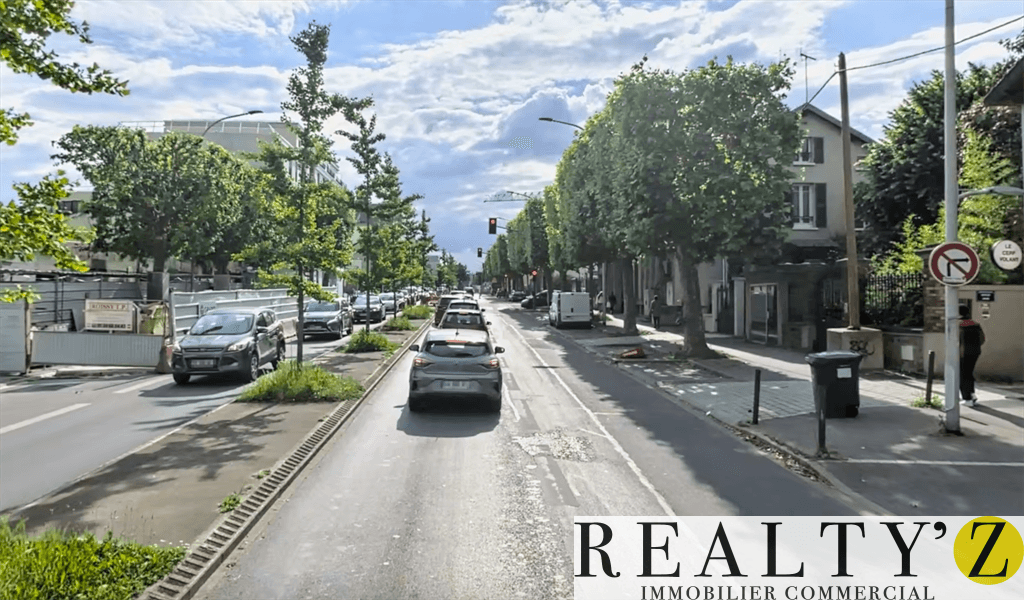 Local commercial · 220 m² · Location — photo 1