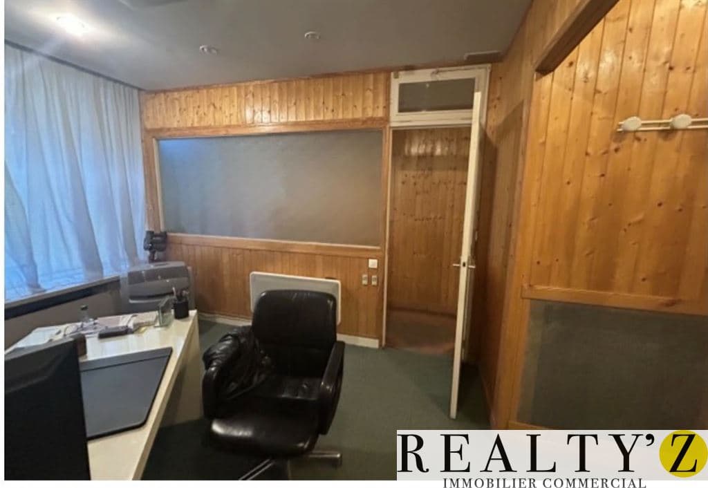Local commercial · 62 m² · Location — photo 1
