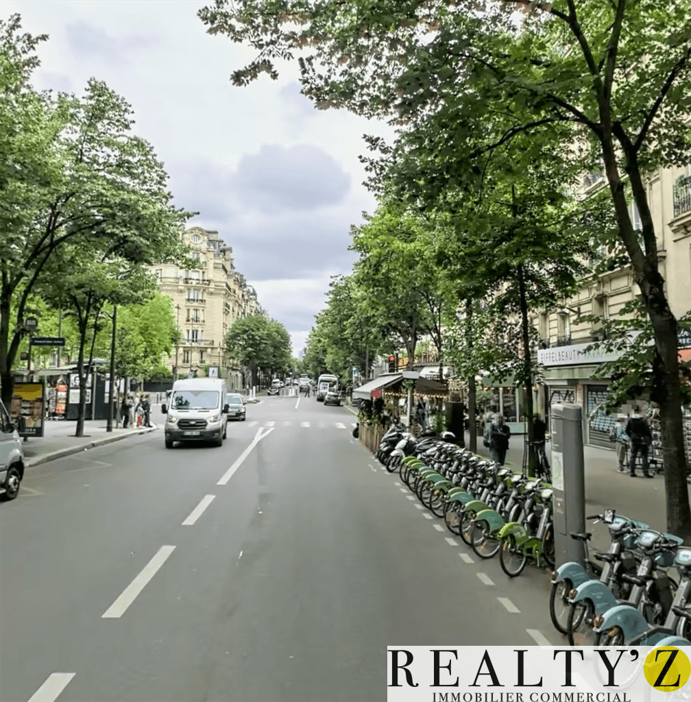 Local commercial · 133 m² · Location — photo 1