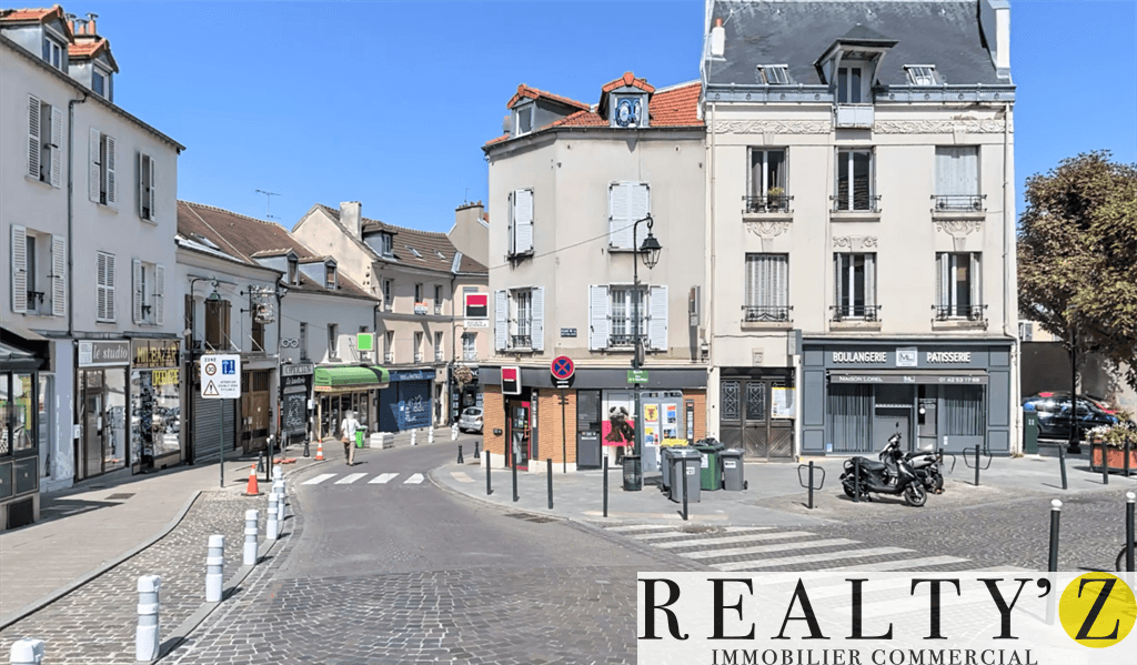 Local commercial · 349 m² · Location — photo 1