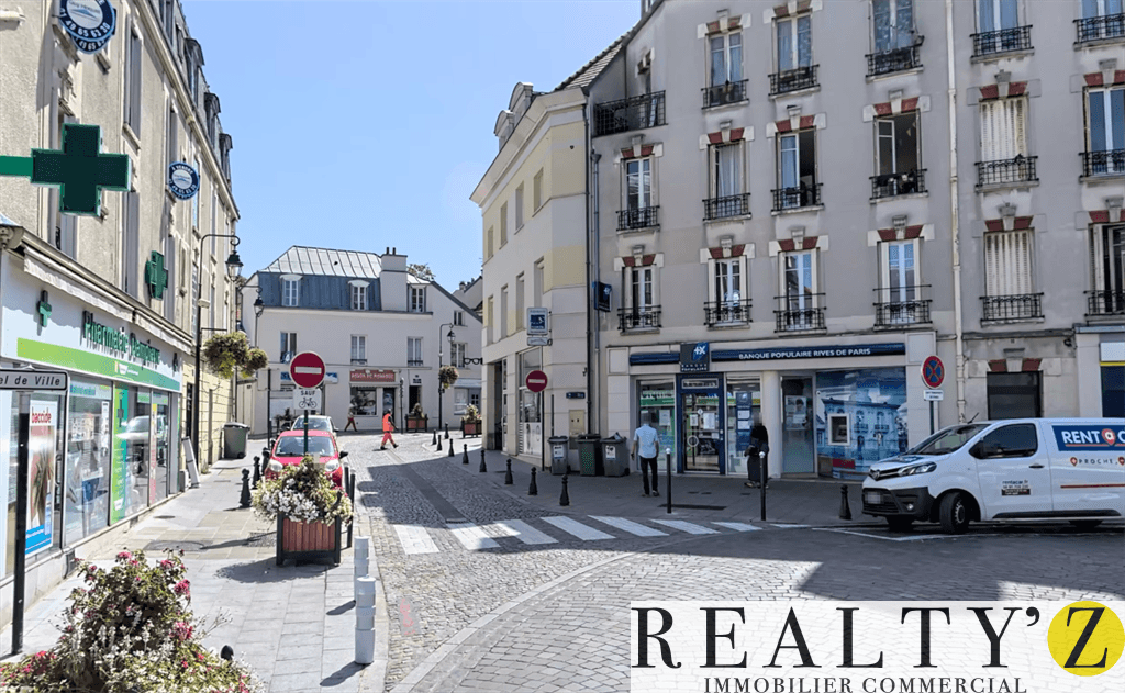 Local commercial · 349 m² · Location — photo 1