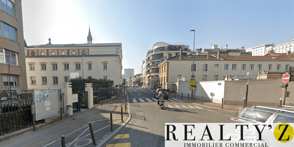 Local commercial · 1284 m² · Location — photo 1