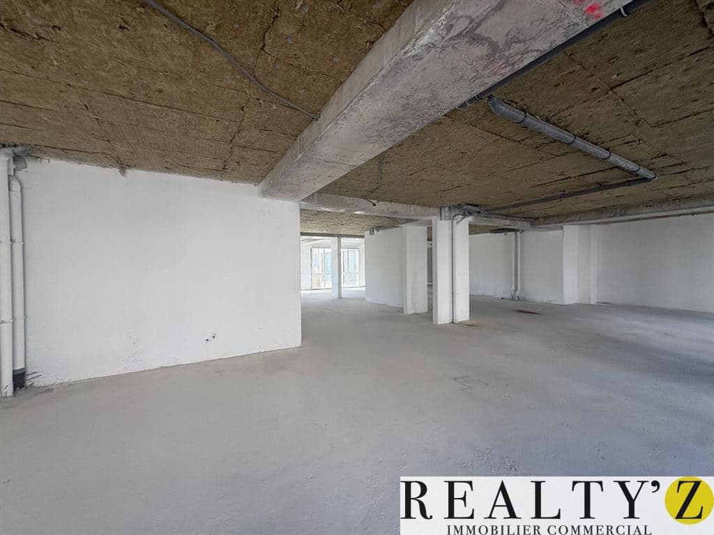 Local commercial · 1284 m² · Location — photo 1