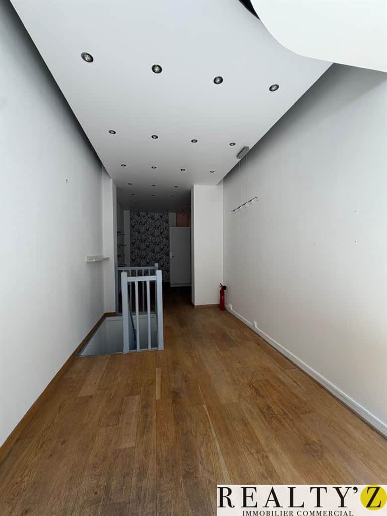Local commercial · 31 m² · Location — photo 1