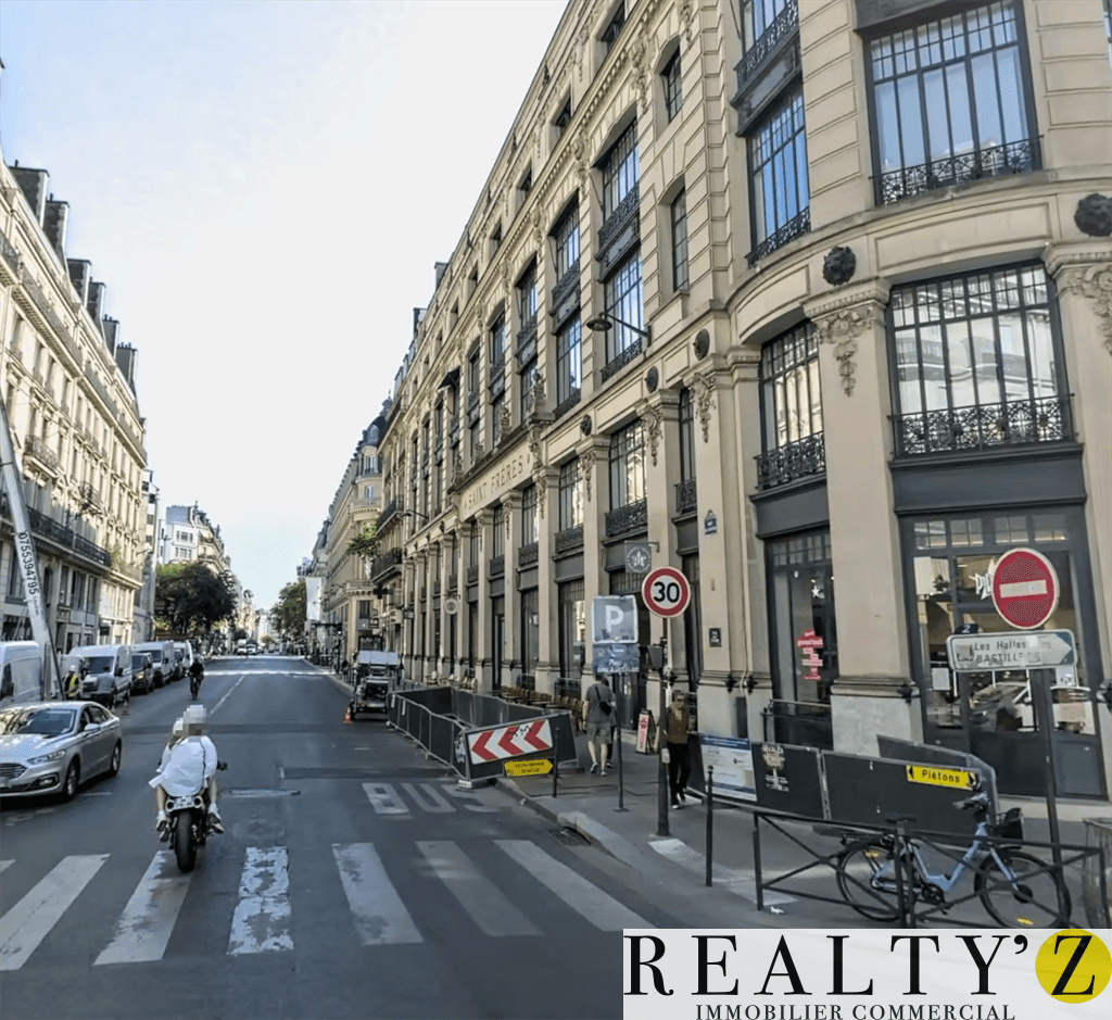Local commercial · 102 m² · Location — photo 1