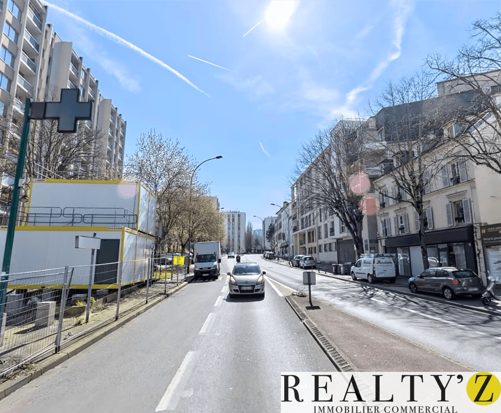 Local commercial · 710 m² · Location — photo 1