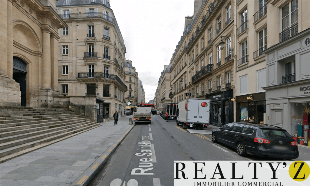 Local commercial · 301 m² · Location — photo 1
